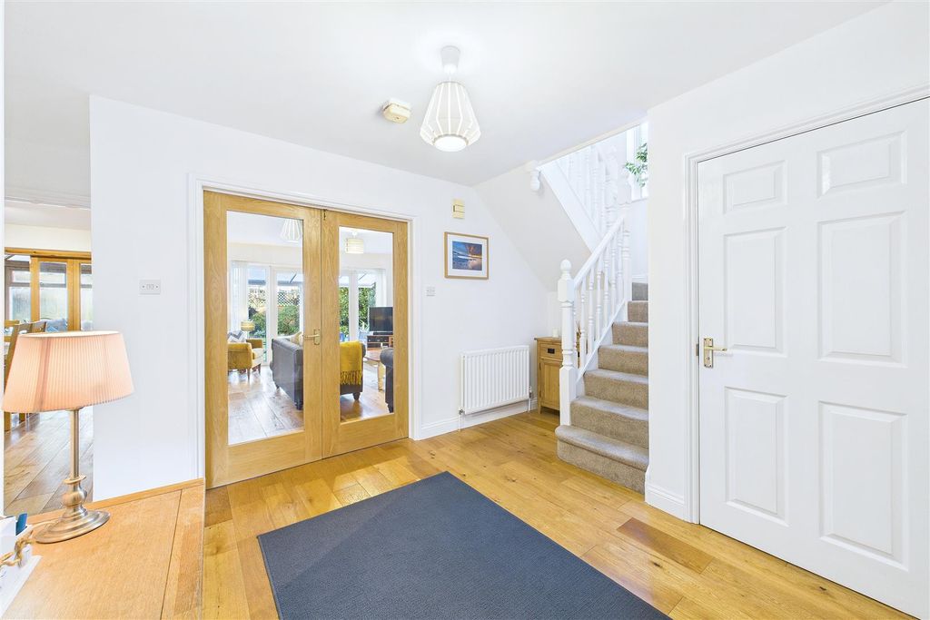 Property photo 2 of 24