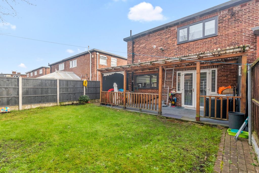 Property photo 3 of 25