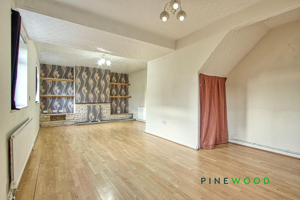 Property photo 2 of 18 Living Room