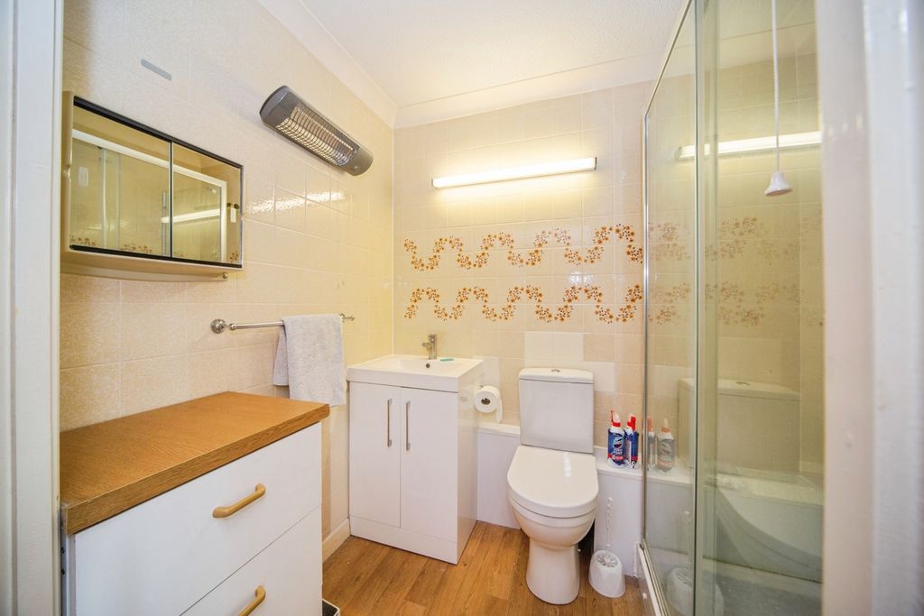 Property photo 3 of 14 Shower Room