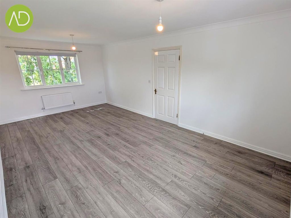 Property photo 3 of 9 8.Png