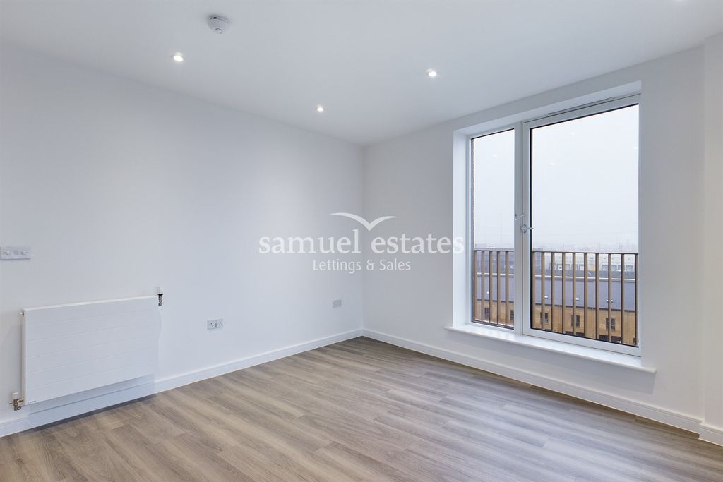 Property photo 3 of 12 Living Room