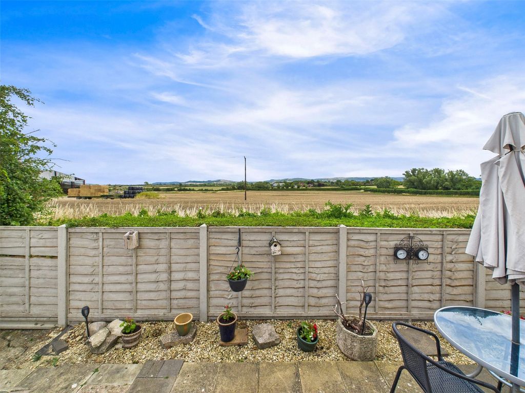 Property photo 3 of 13 Picture No. 11