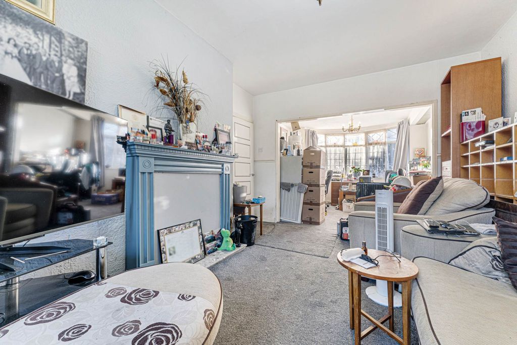 Property photo 3 of 13