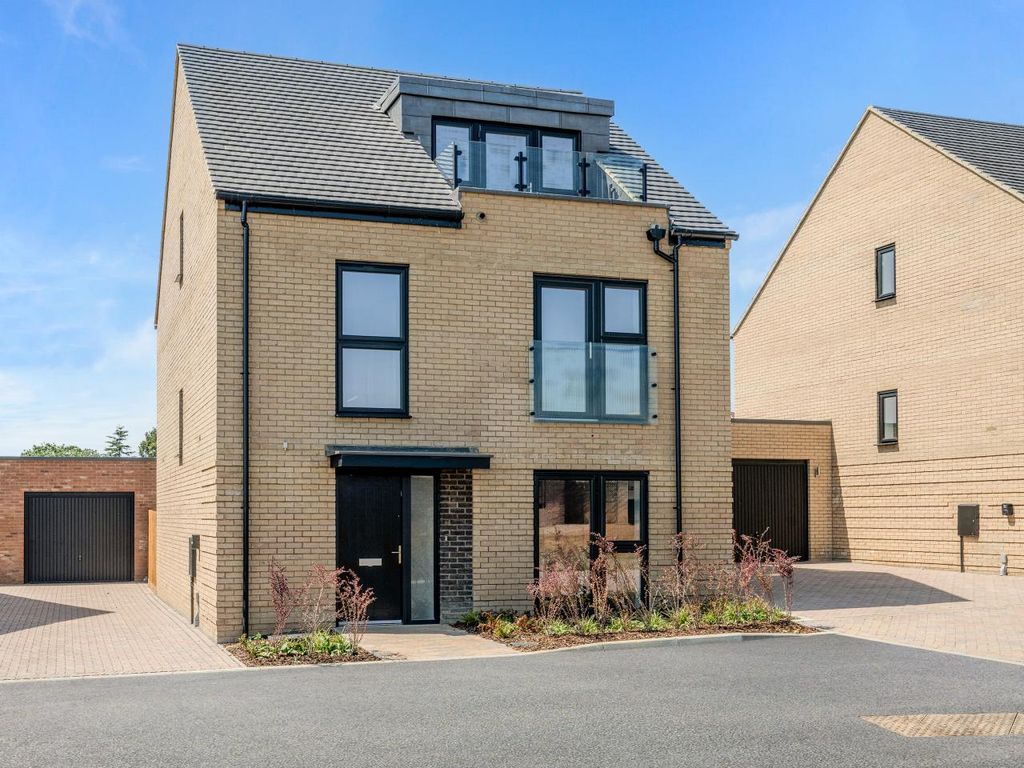 Property photo 1 of 17 The Violet, Number 127