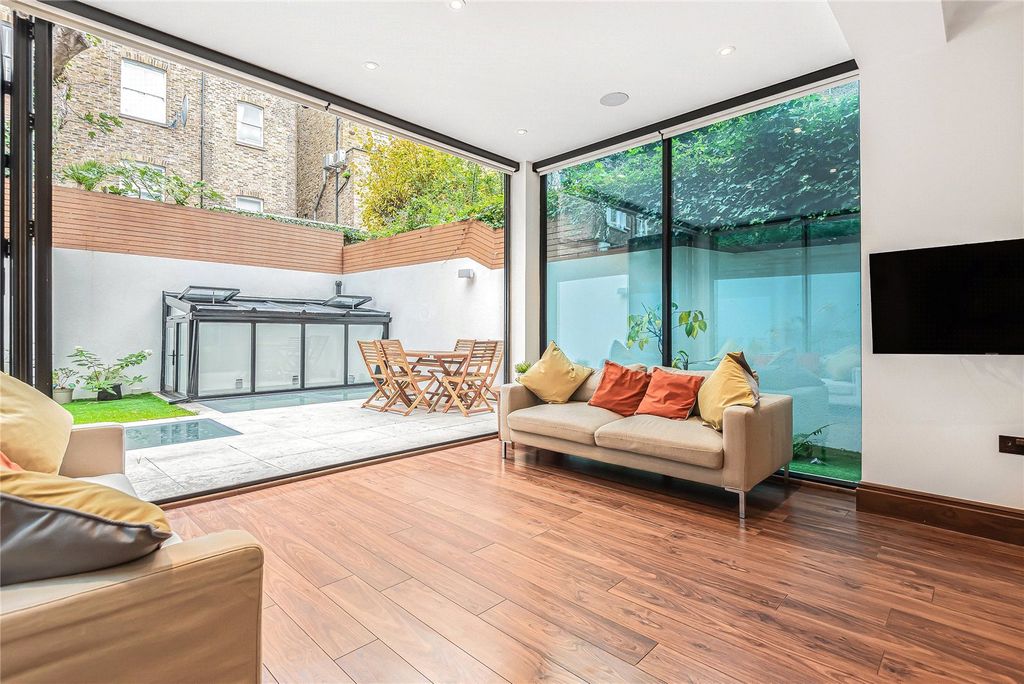 Property photo 2 of 14 Reception