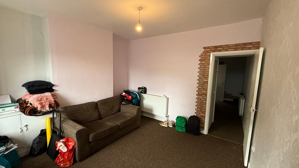 Property photo 2 of 21