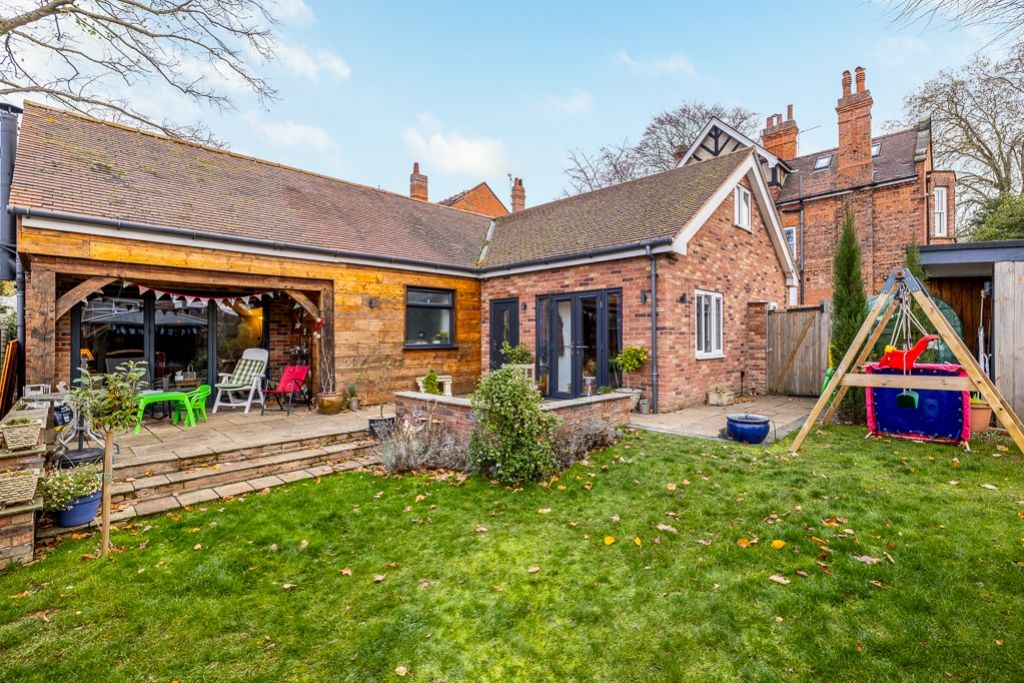 Property photo 1 of 23 Flat 6 9 Cross O'cliff Hill-6