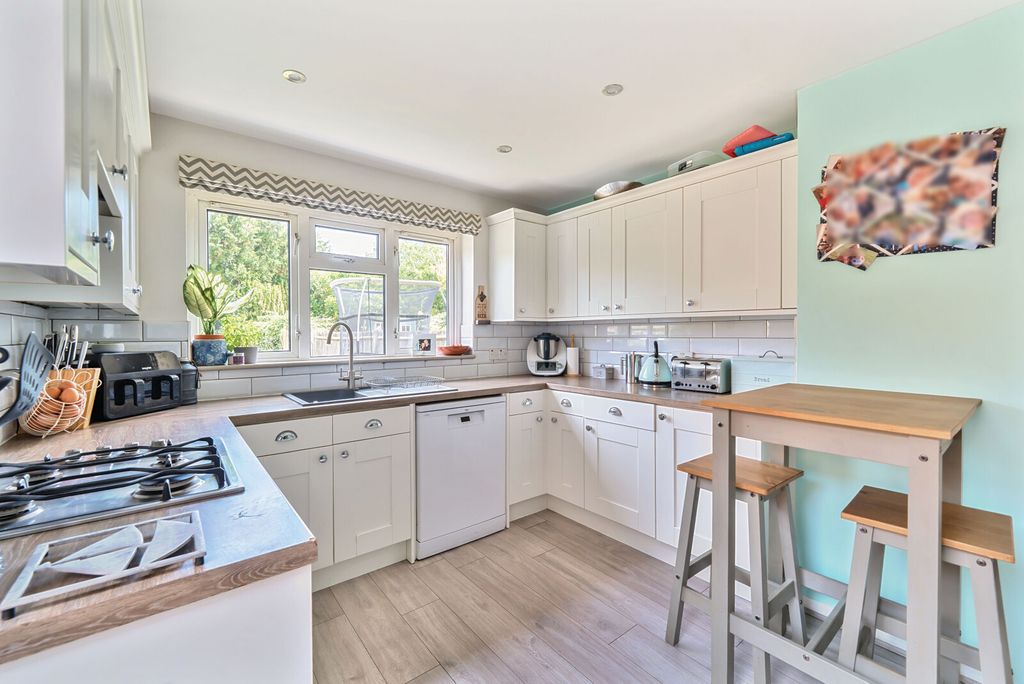 Property photo 2 of 14 Kitchen