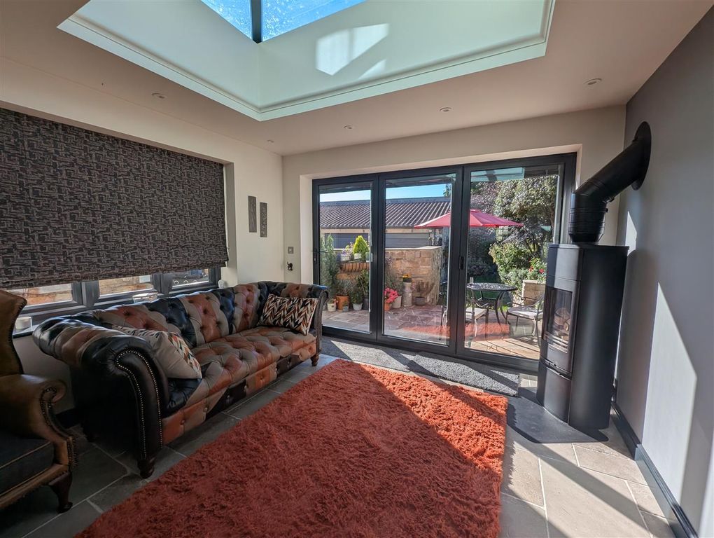 Property photo 3 of 21 Garden Room