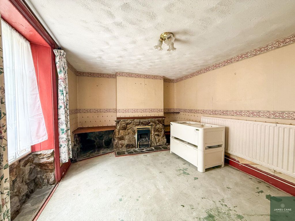 Property photo 3 of 16