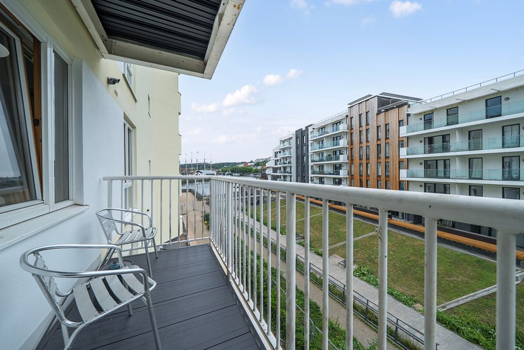 Property photo 1 of 13 Balcony