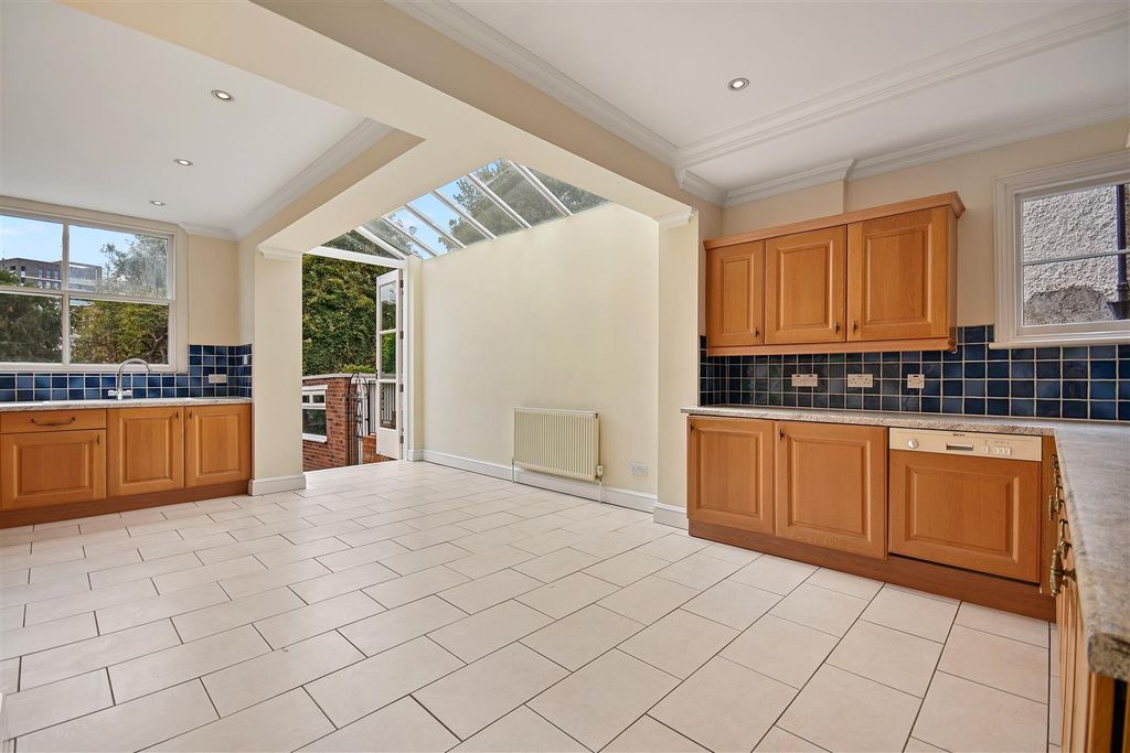 Property photo 3 of 17 Brook Green Lettings  Heathfield Road - Kitchen3 (
