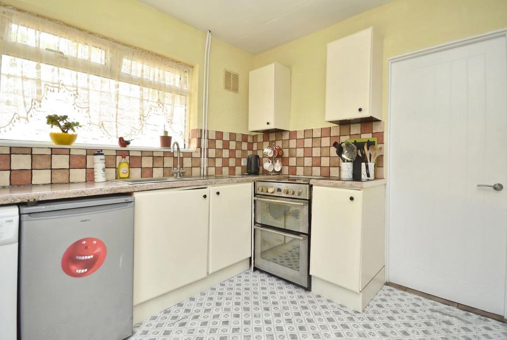 Property photo 3 of 15 Kitchen