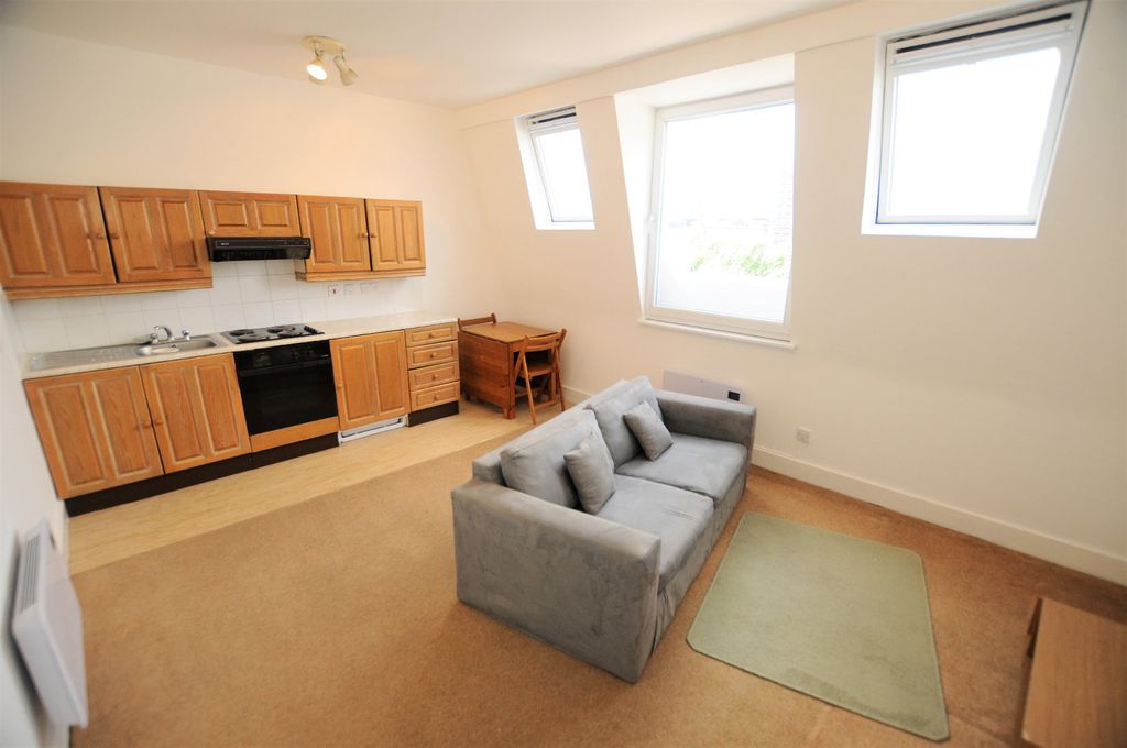 Property photo 1 of 3