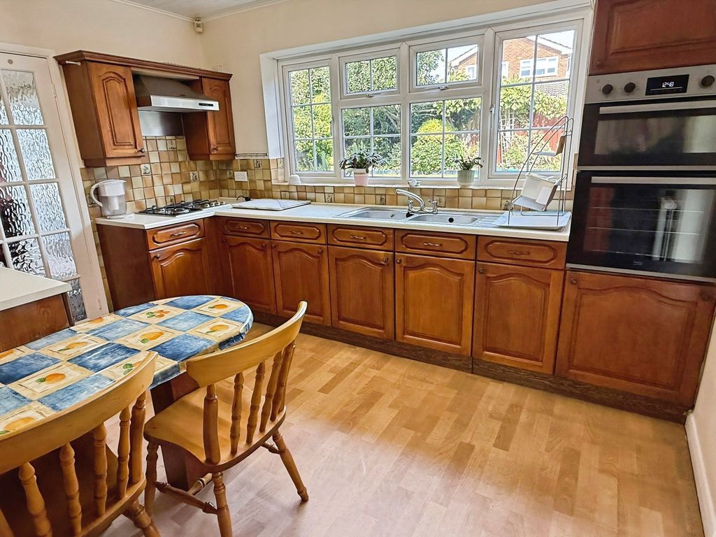 Property photo 3 of 35