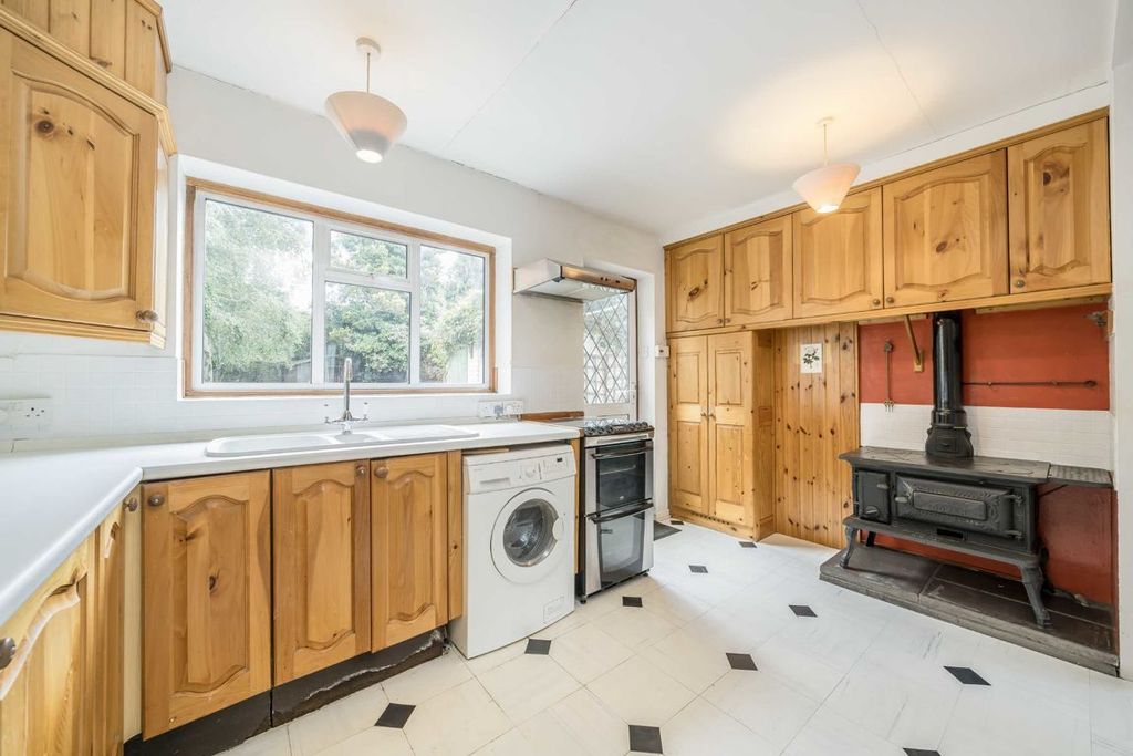 Property photo 3 of 8