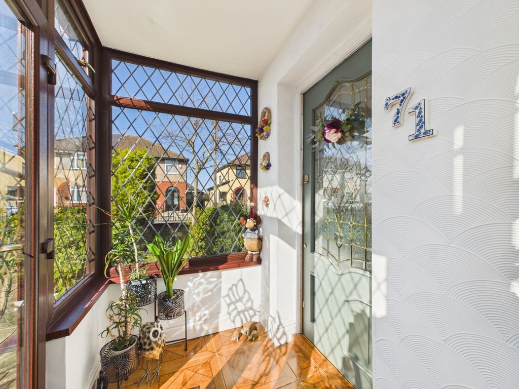 Property photo 2 of 22 Cam02386G0-Pr0167-Still037