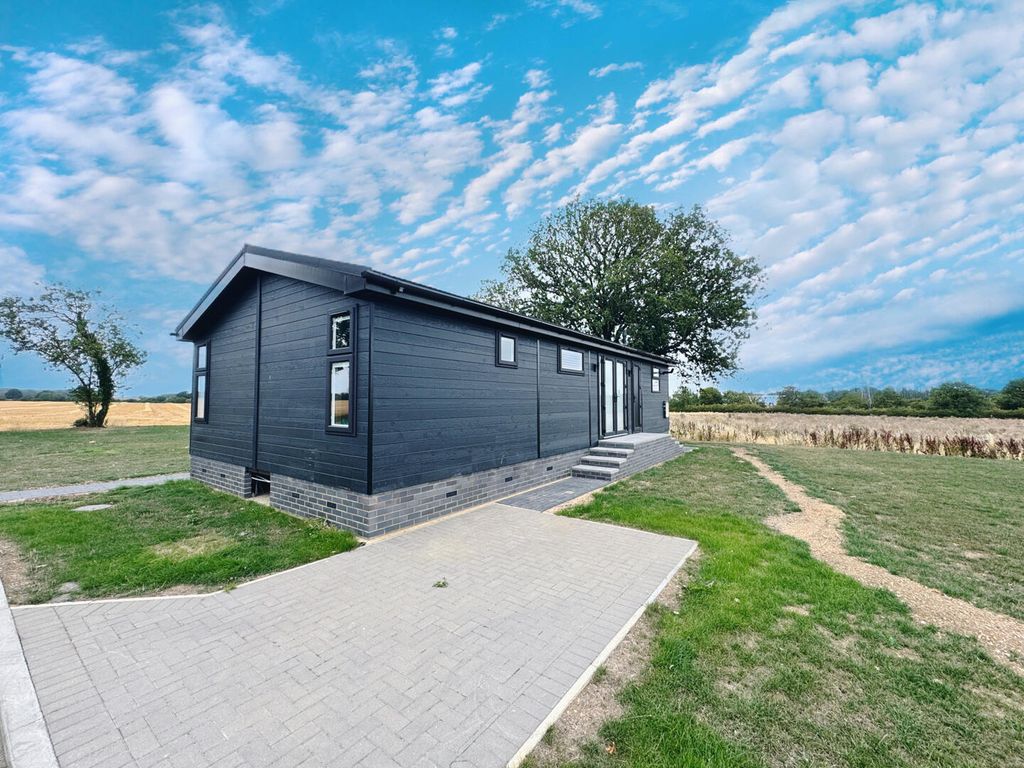 Property photo 1 of 16 Exterior