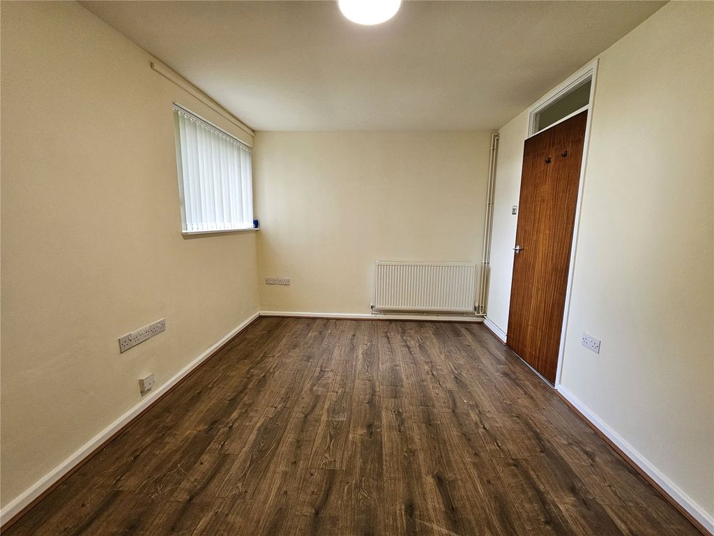 Property photo 3 of 9 Picture No. 05