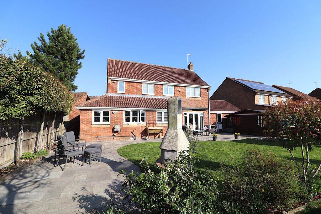 Property photo 2 of 26 Picture No. 35