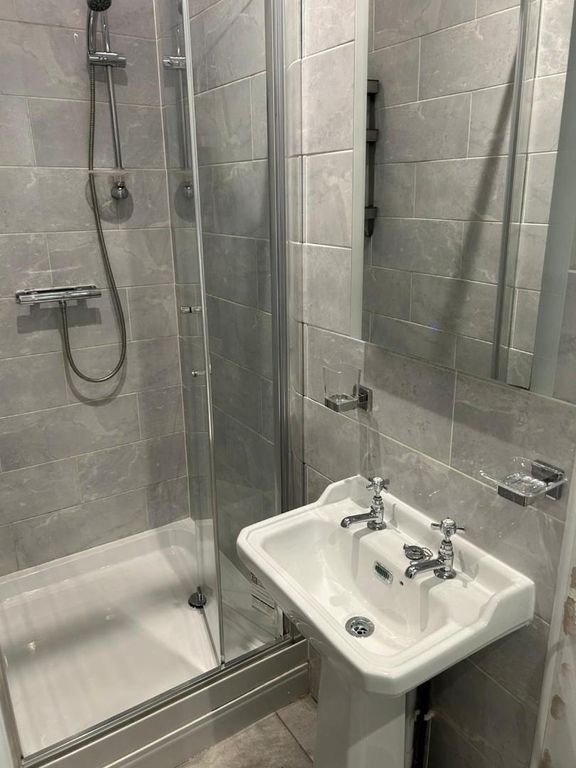 Property photo 3 of 5 93036277-A5c5-4484-B118-29549E483Afe.Jpg