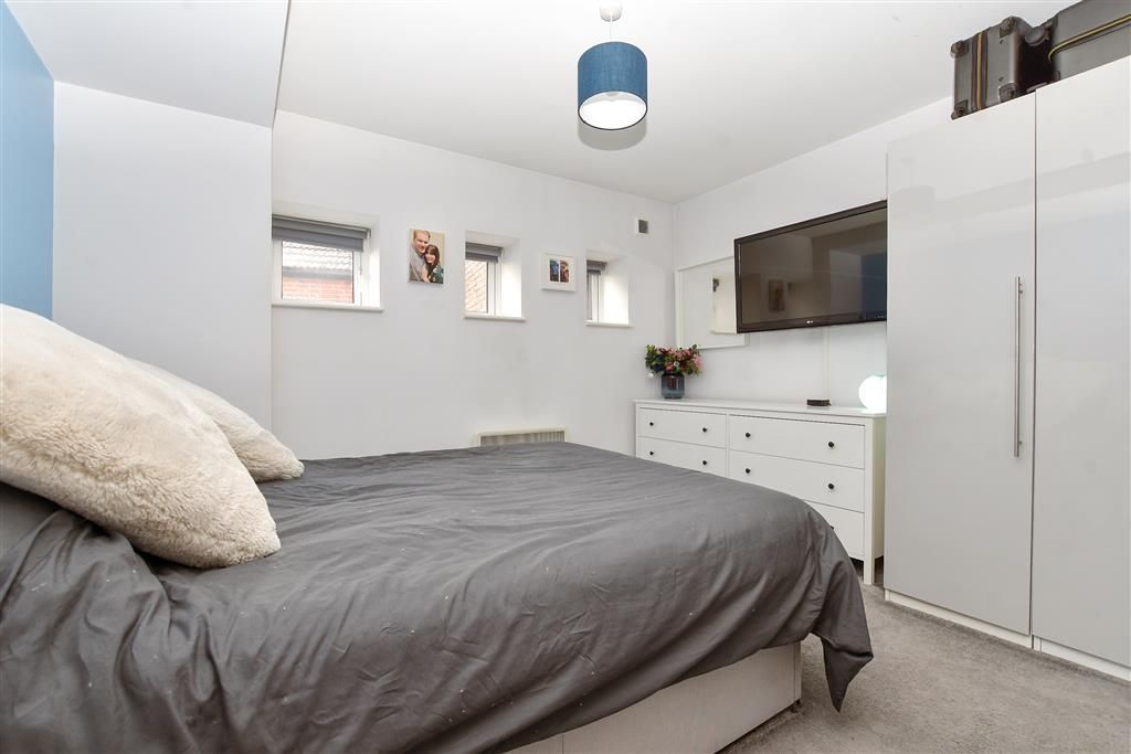Property photo 1 of 11 Bedroom 1