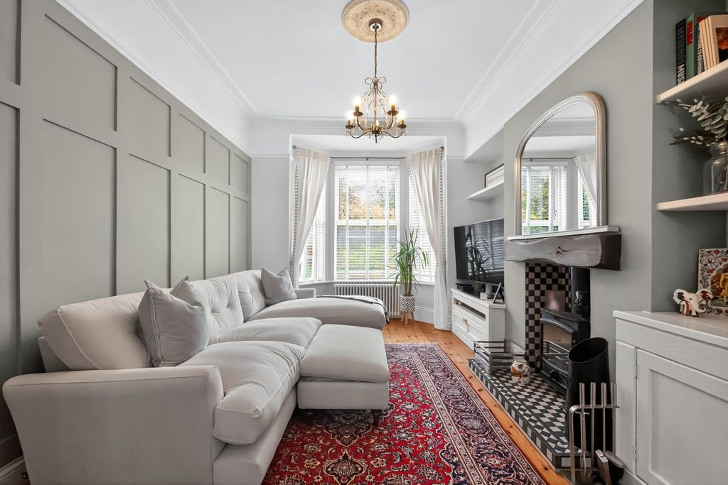 Property photo 3 of 35