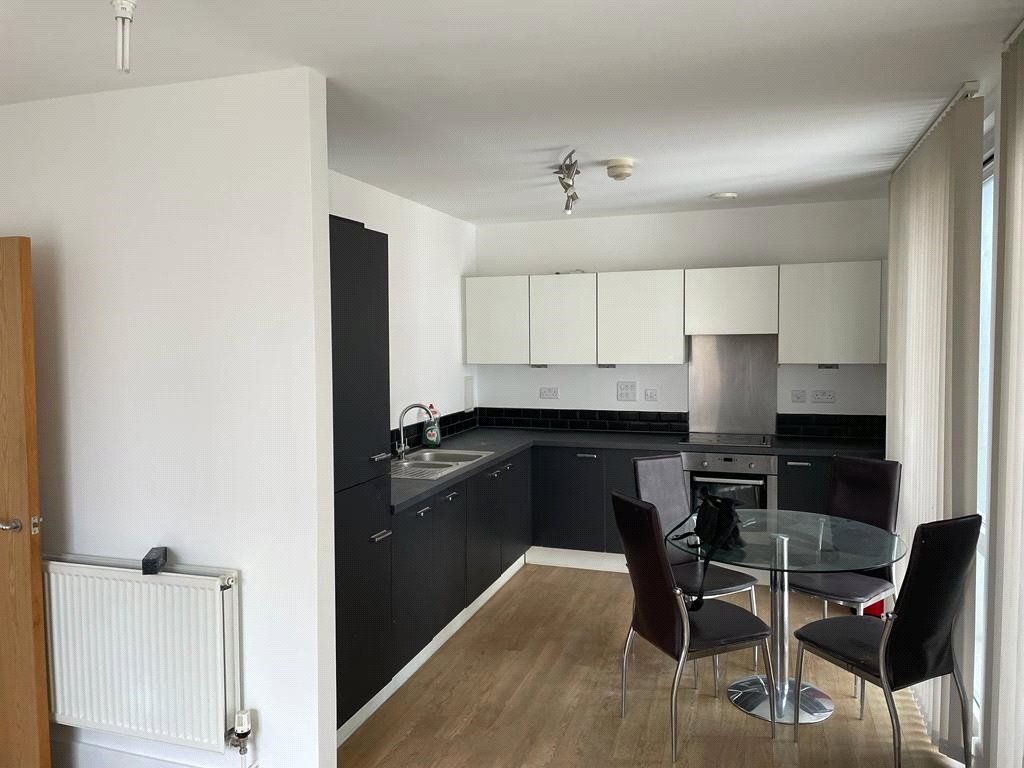 Property photo 2 of 7 Kitchen