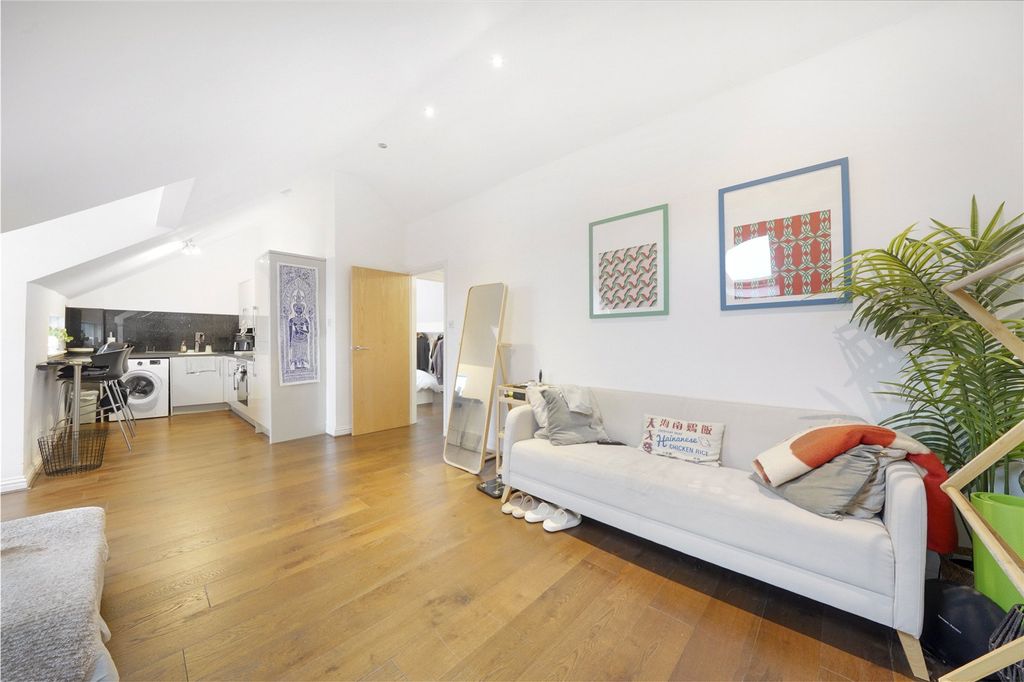 Property photo 1 of 14 Living Room