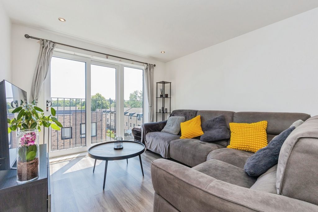 Property photo 2 of 26 Pbox-Img.Jpg