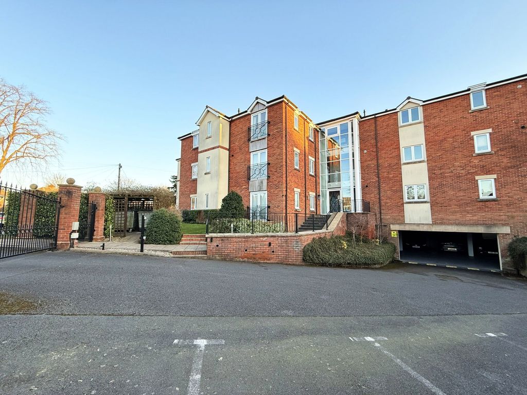 Property photo 2 of 22