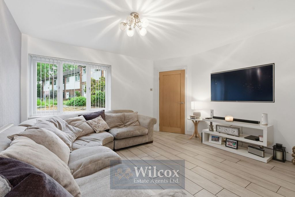 Property photo 2 of 33