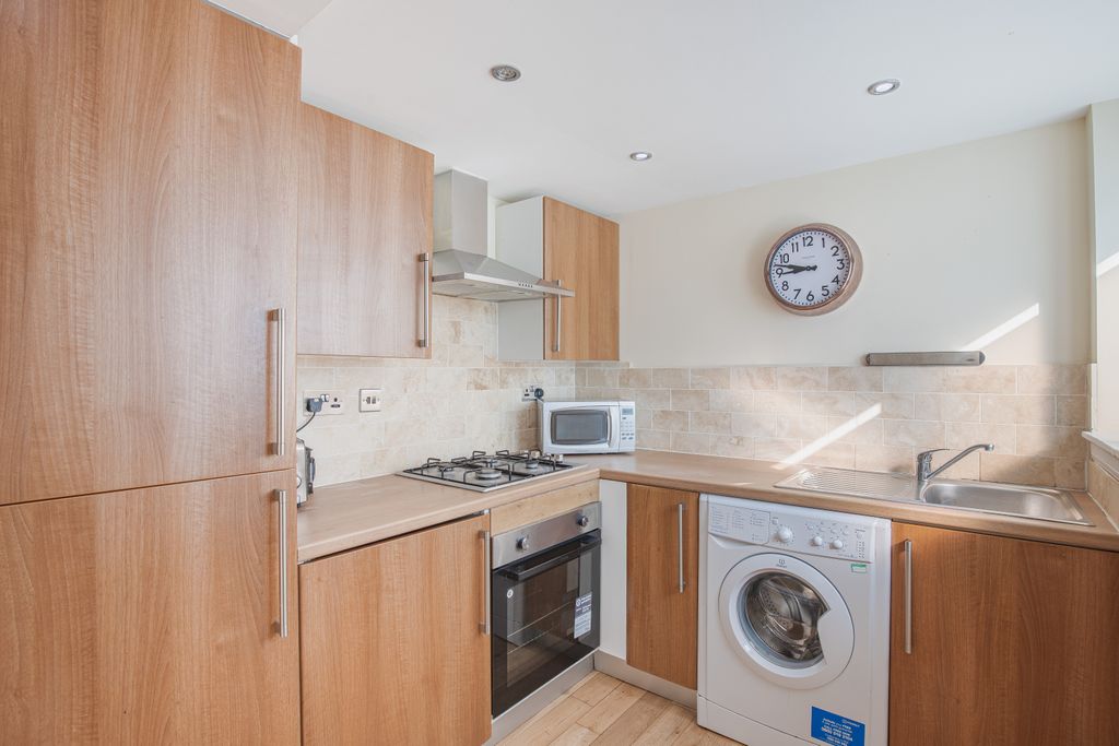 Property photo 1 of 11 Kitchen