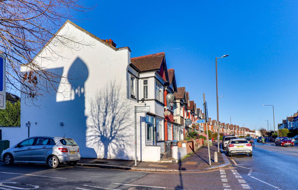 Property photo 1 of 2