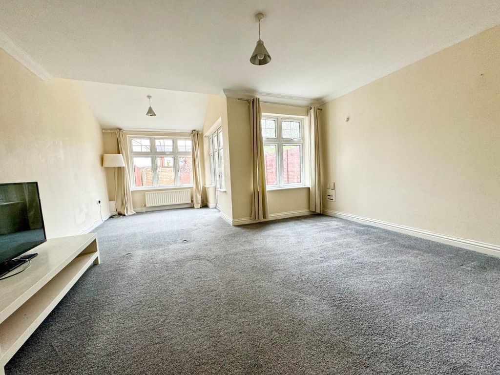 Property photo 3 of 10 Image00003.Jpg