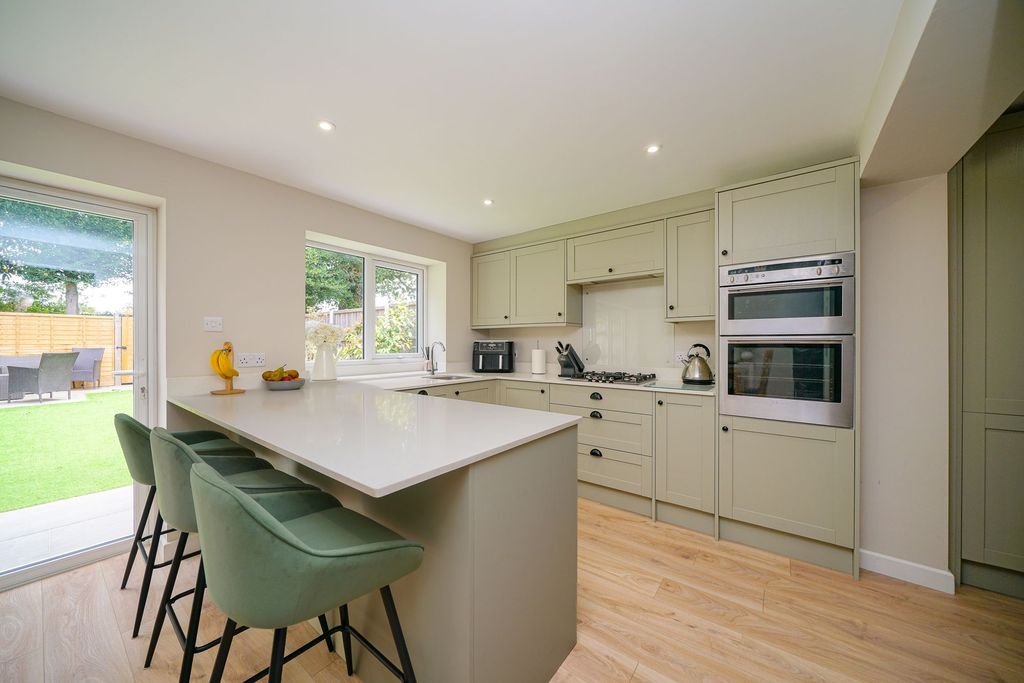 Property photo 2 of 19 Wood End, Three Bedroom Family Home