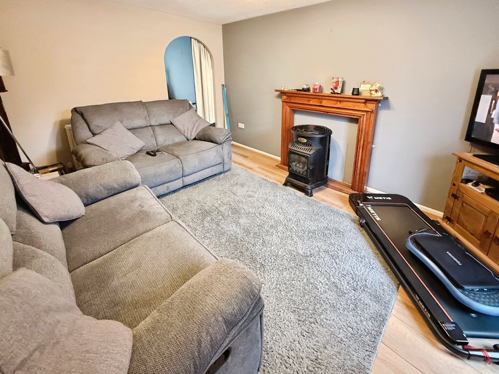 Property photo 3 of 12