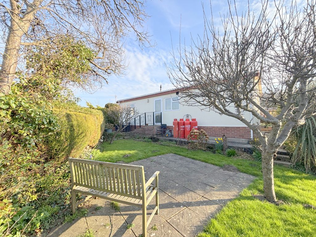 Property photo 2 of 21