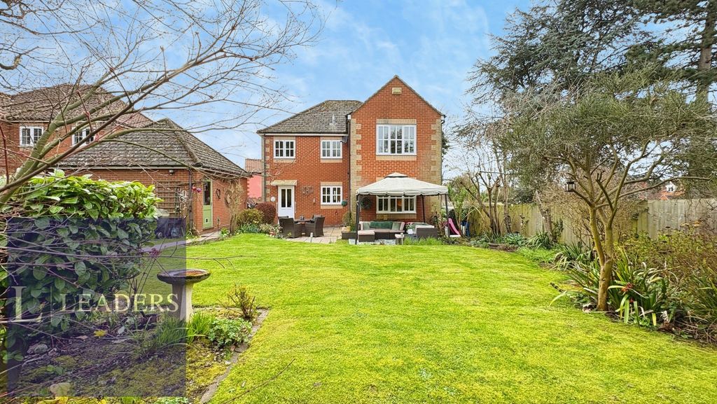 Property photo 1 of 22 Rear Garden