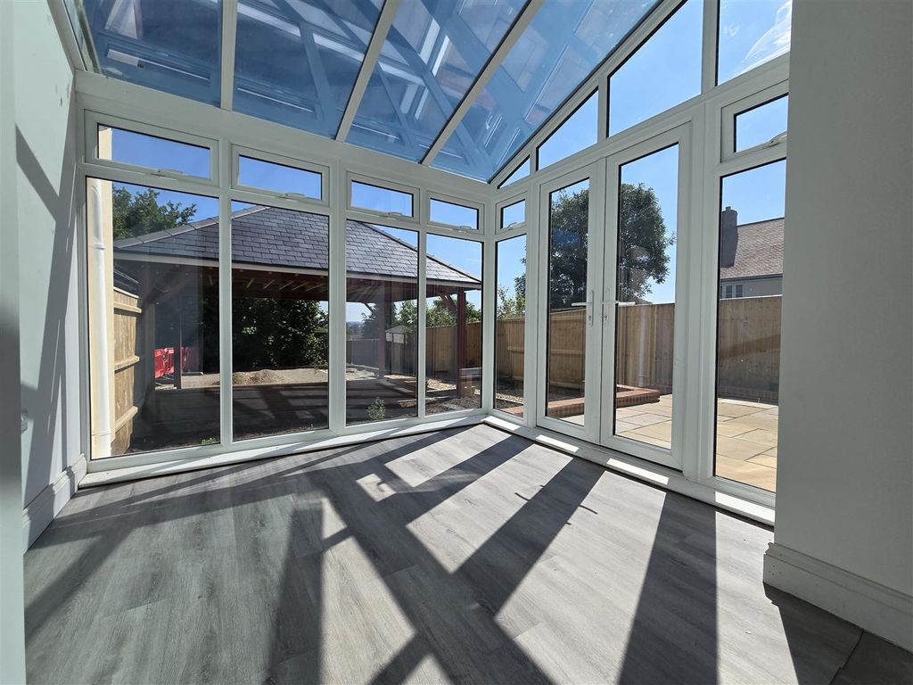 Property photo 3 of 13 Conservatory