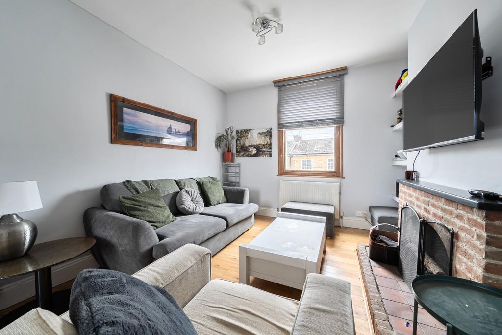 Property photo 2 of 17