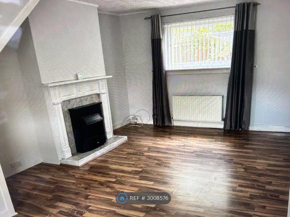 Property photo 1 of 9 Living Room