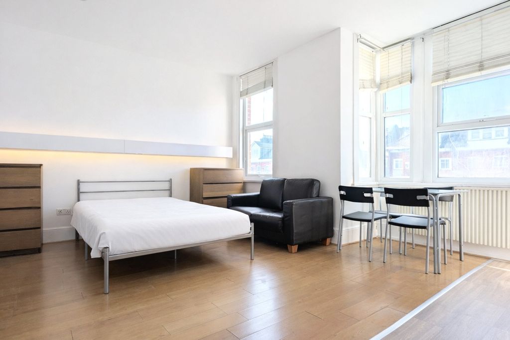 Property photo 1 of 4 Picture No. 09