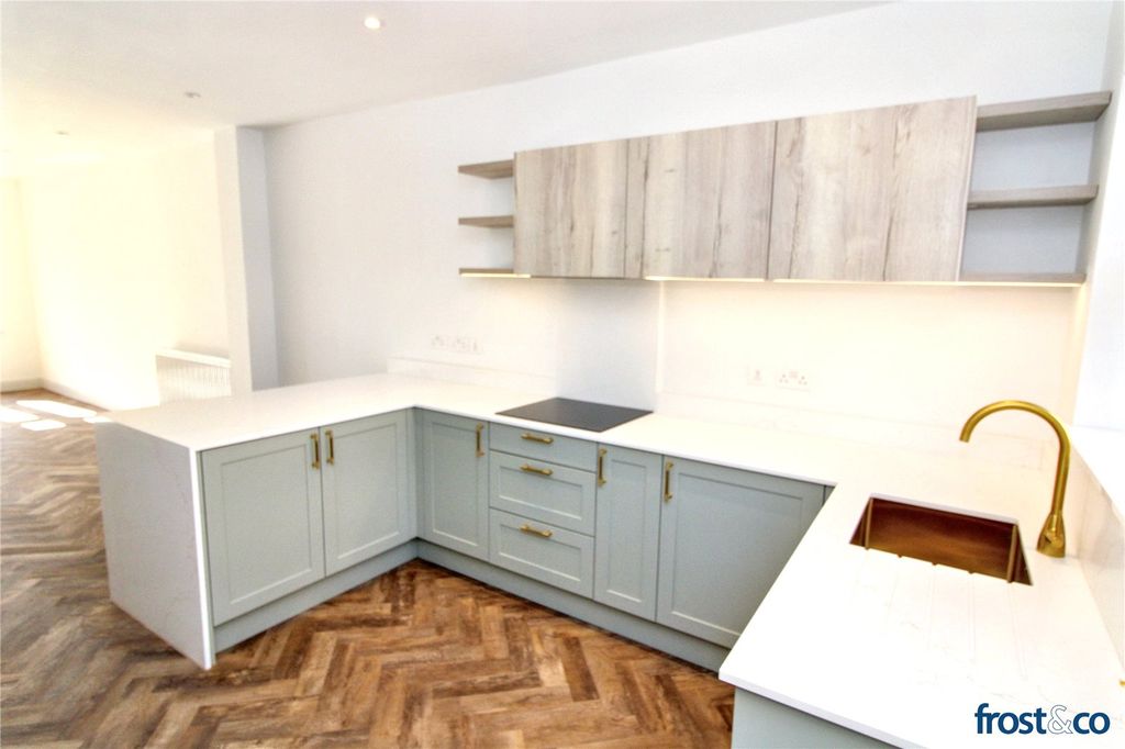 Property photo 2 of 14 Picture No. 02