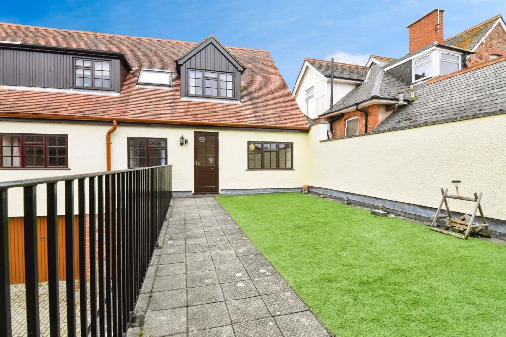Property photo 2 of 15