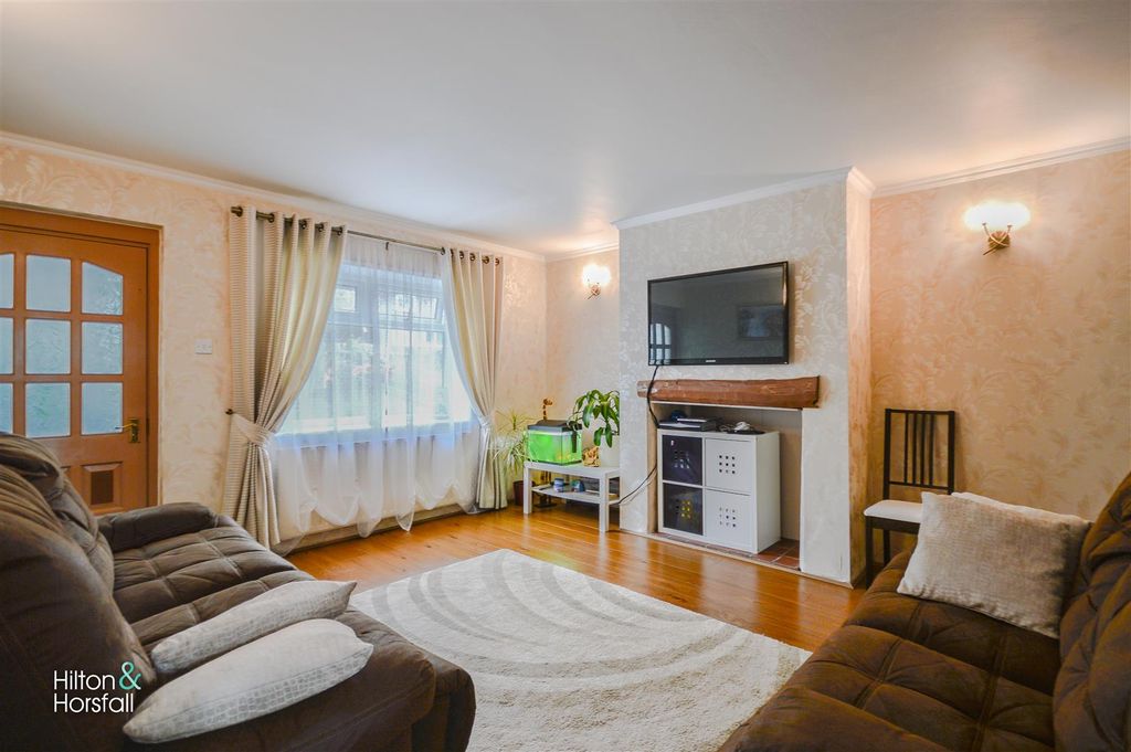 Property photo 2 of 14 Birtwistle Ave