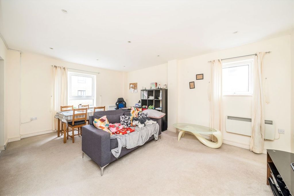 Property photo 2 of 5