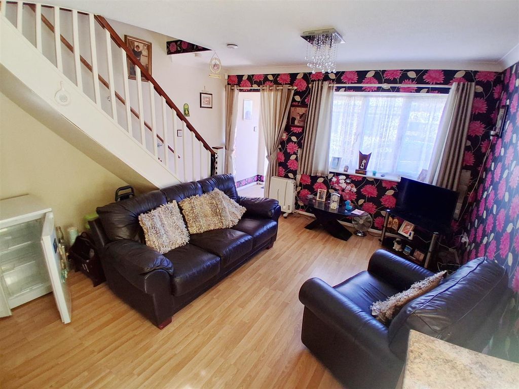 Property photo 2 of 11 3