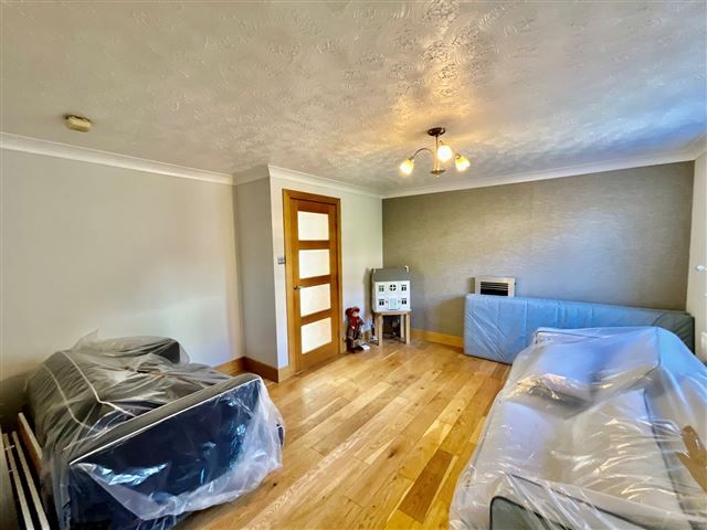 Property photo 3 of 21 Lounge